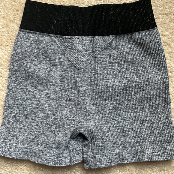 Exercise shorts - Picture 2 of 3